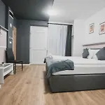 Safari Hotel 3*