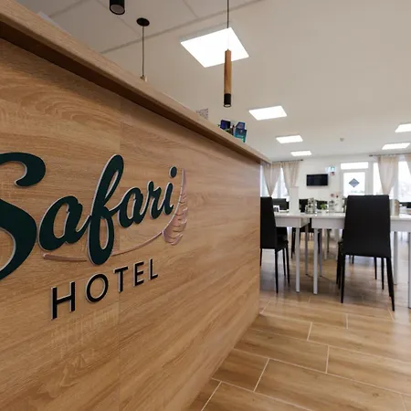 Safari 호텔