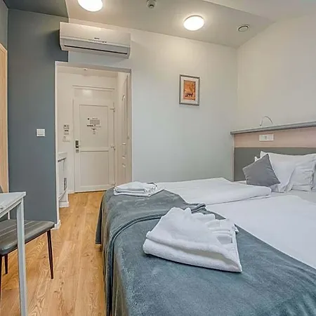 Hotel Safari 3*